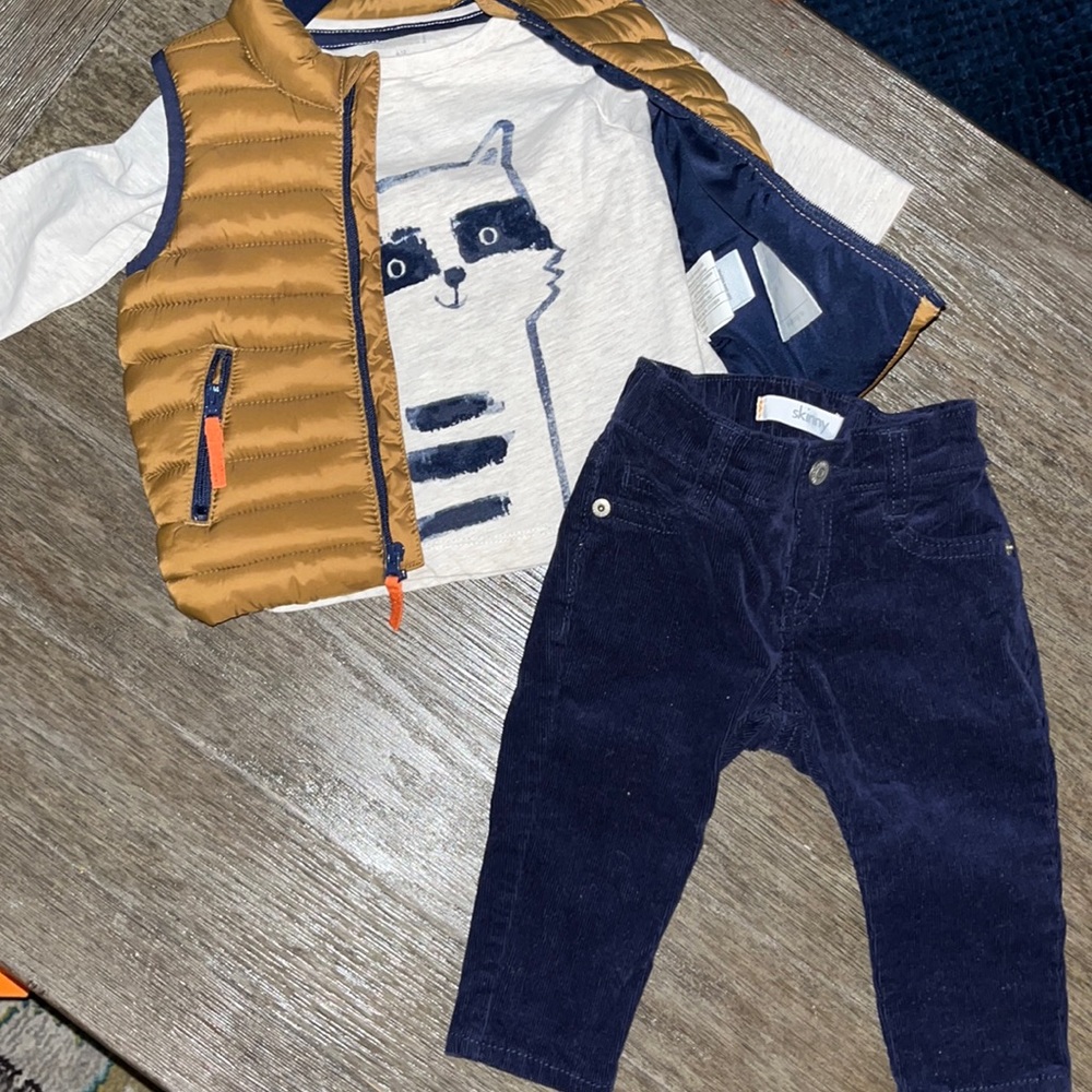 Baby boys 3 piece set from Gymboree, size 6-12 months and like new.